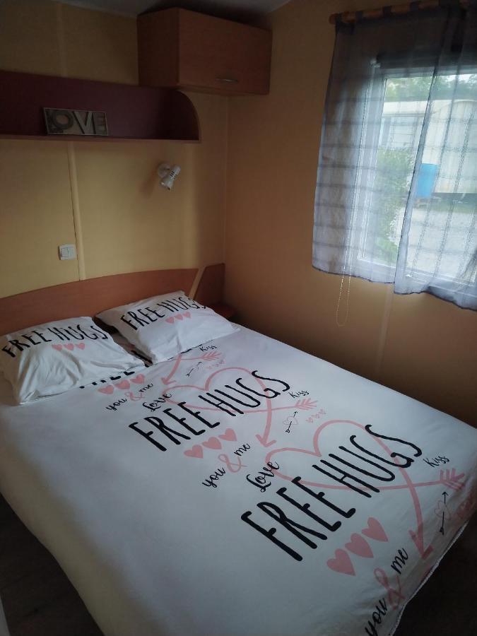 Mobil-Home Coin De Paradis En Cote D'Opale Sur Terrain Prive Et Sa Caravane Hermelinghen Kültér fotó
